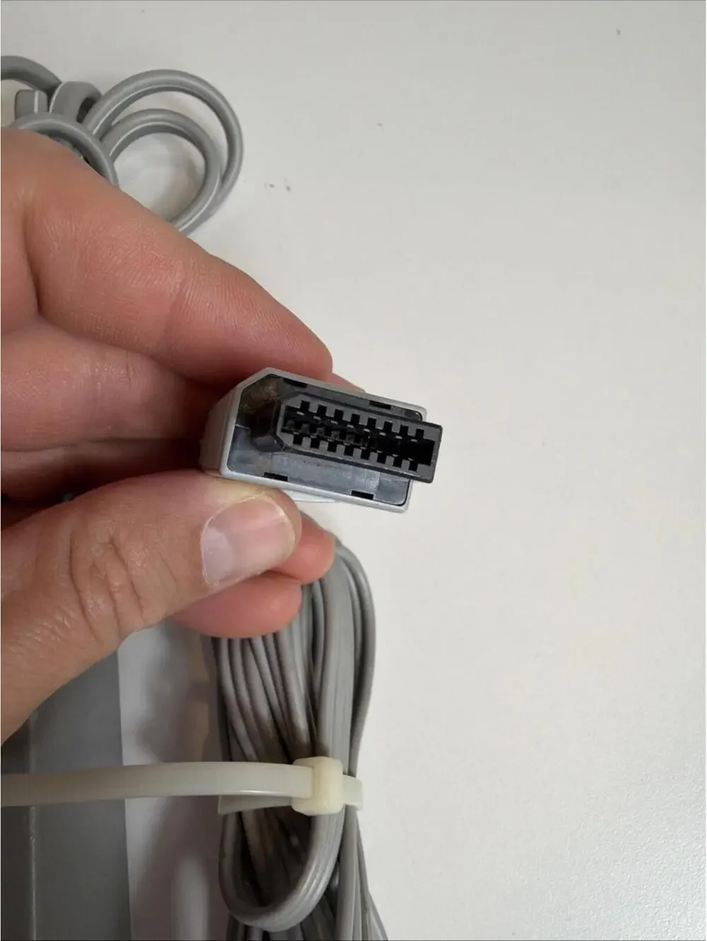 Nintendo (2)RVL-002 AC Power Adapter & AV Cords for Nintendo Wii